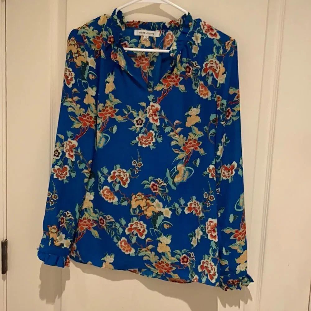 Rose and Olive adorable blouse XS